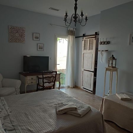 Les Olivades Bed and Breakfast Magalas Εξωτερικό φωτογραφία